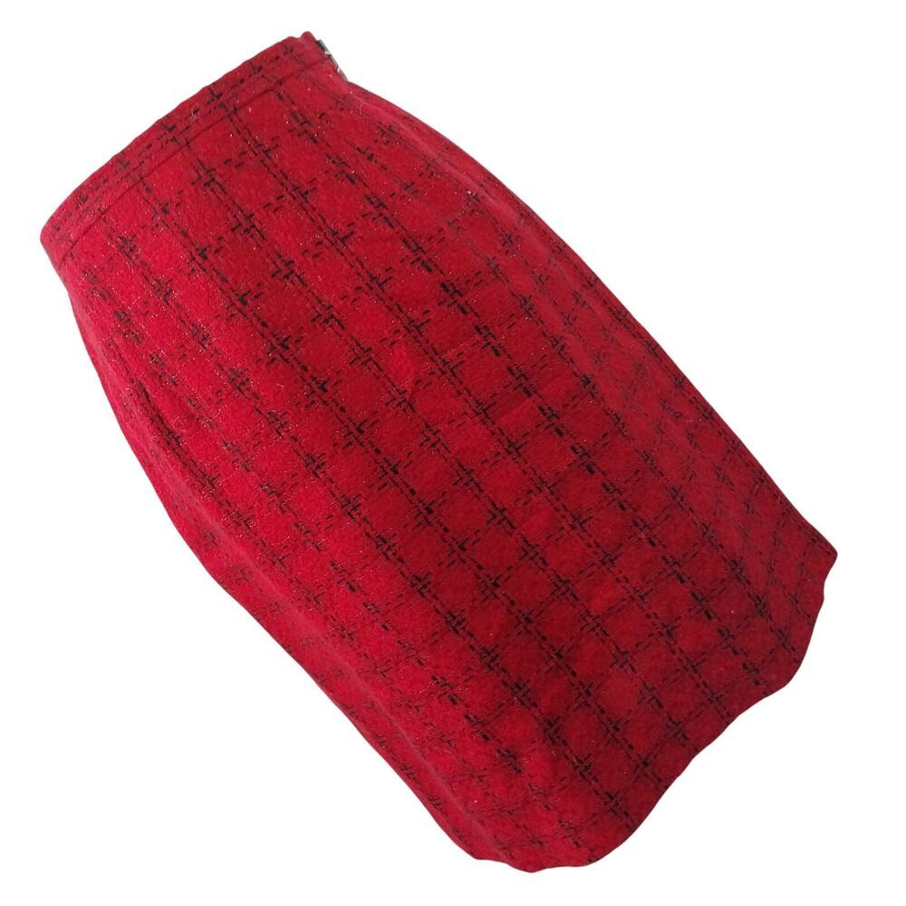 KAREN SCOTT! RICH ROUGE RED AND BLACK PLAID NUBBY FINISH SKIRT- SPARKLY! SZ 8